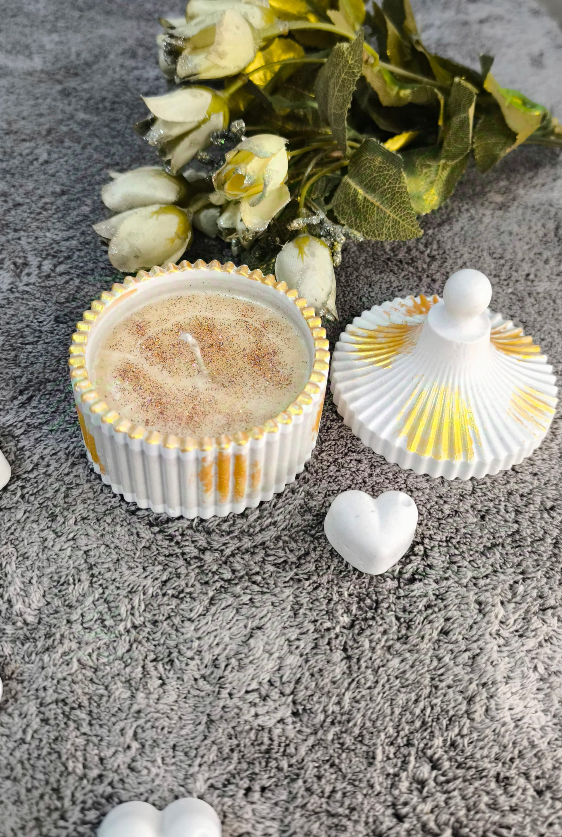 strawberry sented candle with concrete box - Image 1