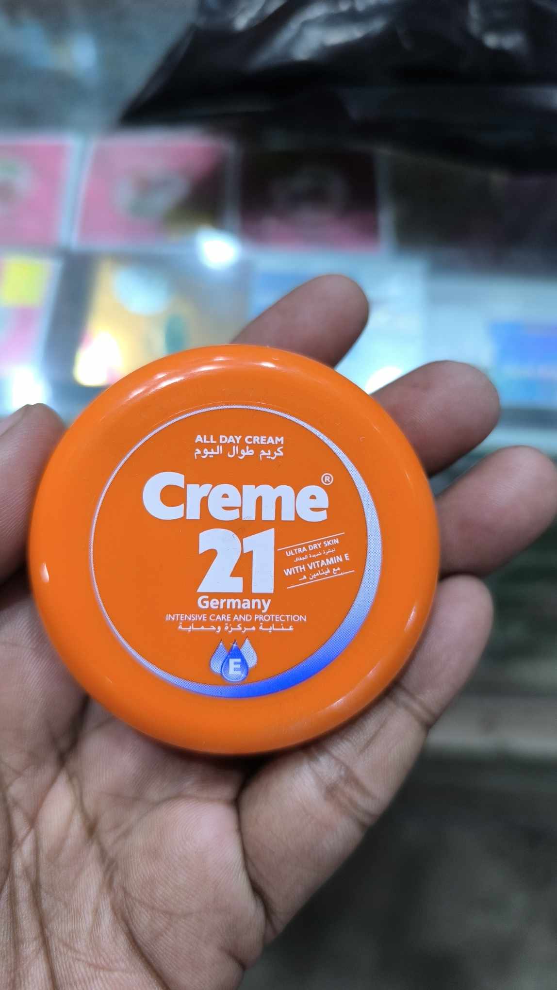 creme 21 moisturizer cream 100 gm - Image 1